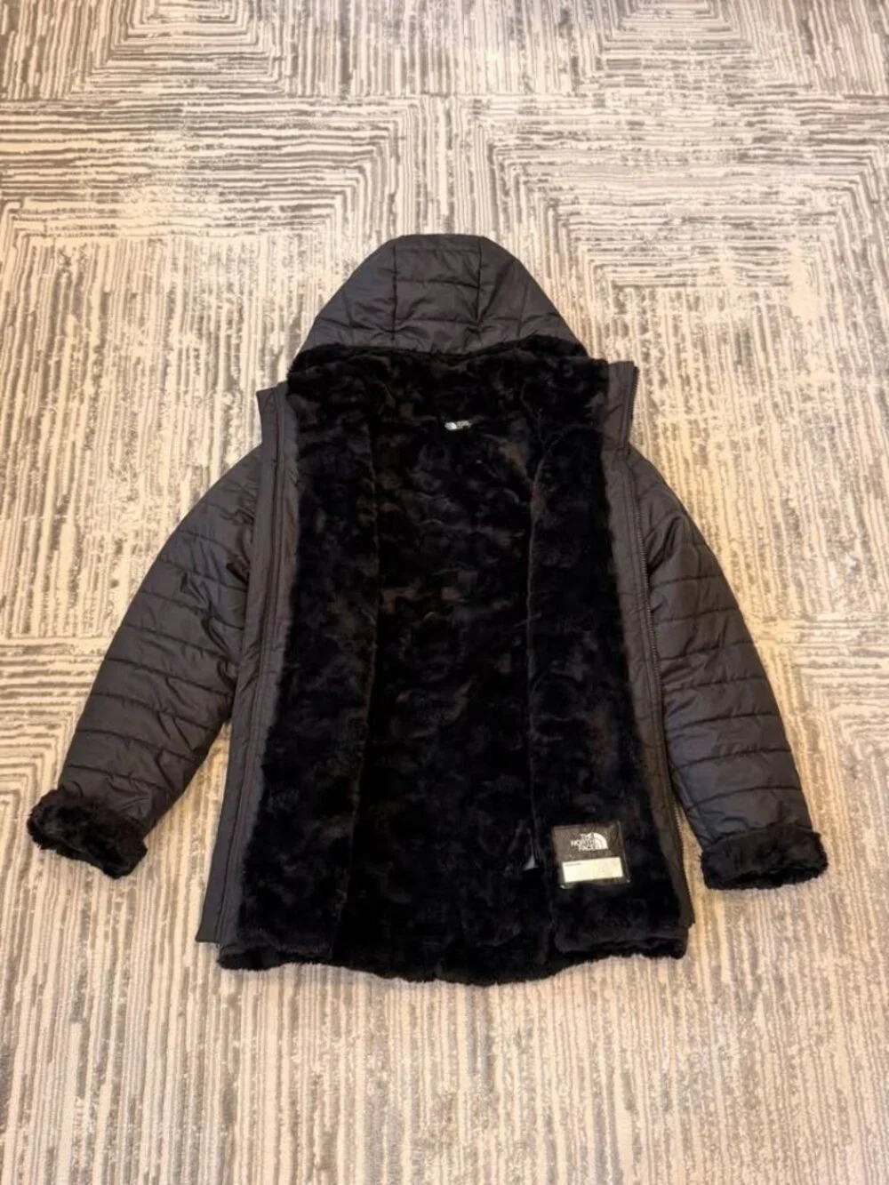 The North Face girls youth XL (size 18) Black Winter coat MSRP $180.